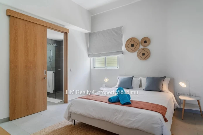 Modern Penthouse with Private Pool and Rooftop for Rent in Pereybère, Mauritius