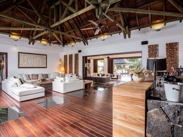 5 Bedroom Villa