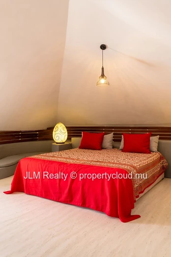 Villa d'Exception de 8 Chambres avec Vue Golf à Vendre sur la Côte Est de l'Île Maurice.