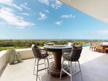 5 Bedroom Villa