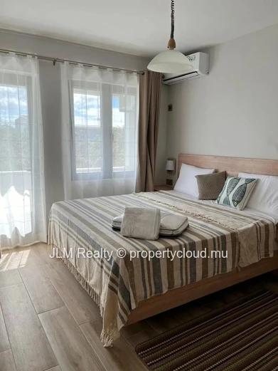 Duplex moderne avec rooftop et jacuzzi à louer à Mont Choisy, Île Maurice