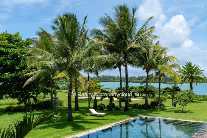 Prestigious Villa with Panoramic Ocean and Golf Views in an Exclusive Estate on the East Coast of Mauritius
