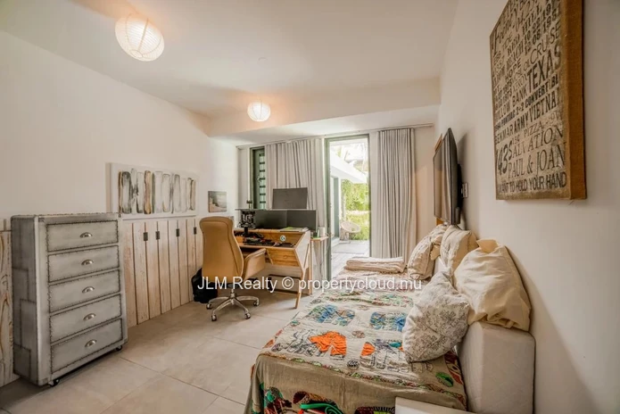 Très belle villa à vendre dans une résidence sécurisée à pied des commodités et de la plage à Rivière Noire, Île Maurice