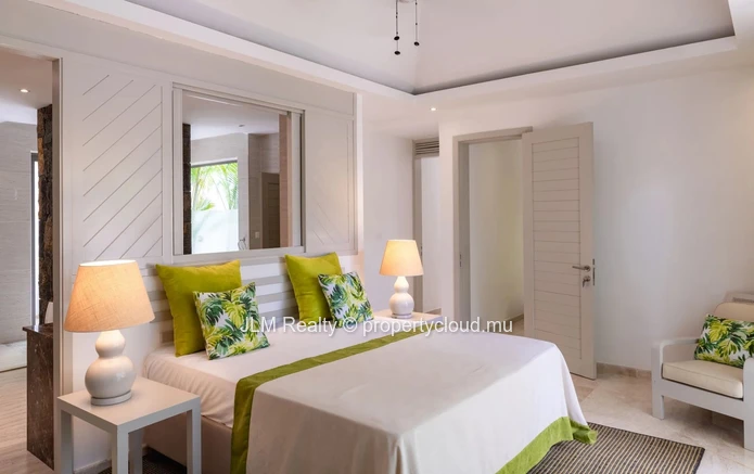 Villa d'Exception de 8 Chambres avec Vue Golf à Vendre sur la Côte Est de l'Île Maurice.