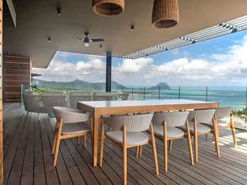 5 Bedroom Villa