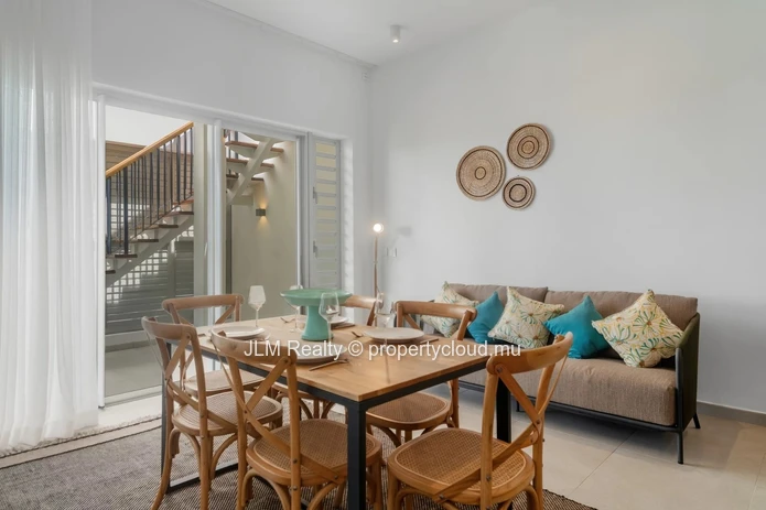 Modern Penthouse with Private Pool and Rooftop for Rent in Pereybère, Mauritius