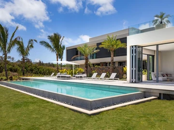 5 Bedroom Villa