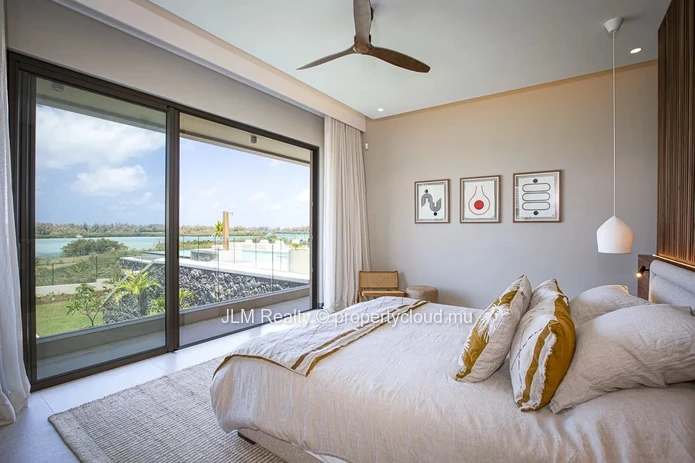 Superb luxury villa for sale in a golf estate in Beau Champ on the east coast of Mauritius