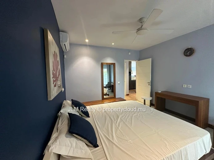 Beachfront Apartment for Rent in a Residence with a Shared Pool and Direct Access to a Beautiful Beach in Tamarin, Ma...
