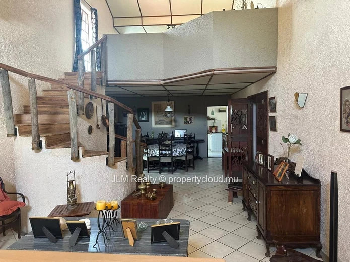 Maison spacieuse avec piscine et jardin à vendre à Tamarin, Île Maurice
