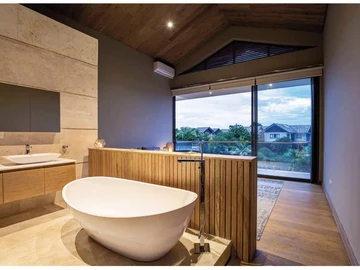 5 Bedroom Villa