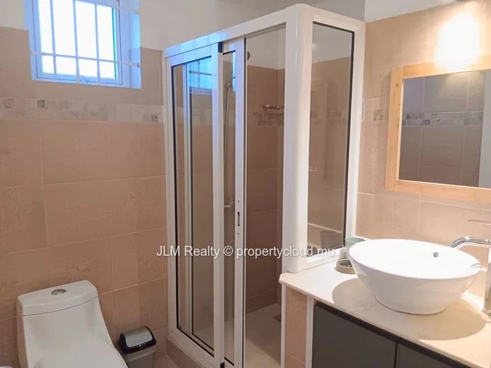 For Sale – Exclusive Listing: Duplex with 3 Bedrooms + Independent 1-Bedroom Apartment in Tamarin, Mauritius