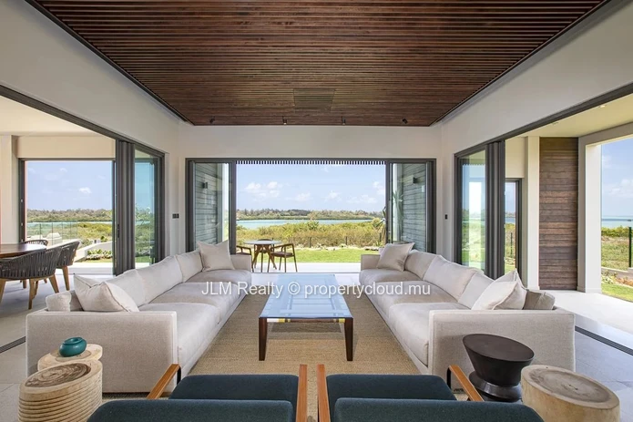 Superb luxury villa for sale in a golf estate in Beau Champ on the east coast of Mauritius