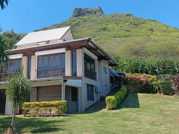 5 Bedroom Villa
