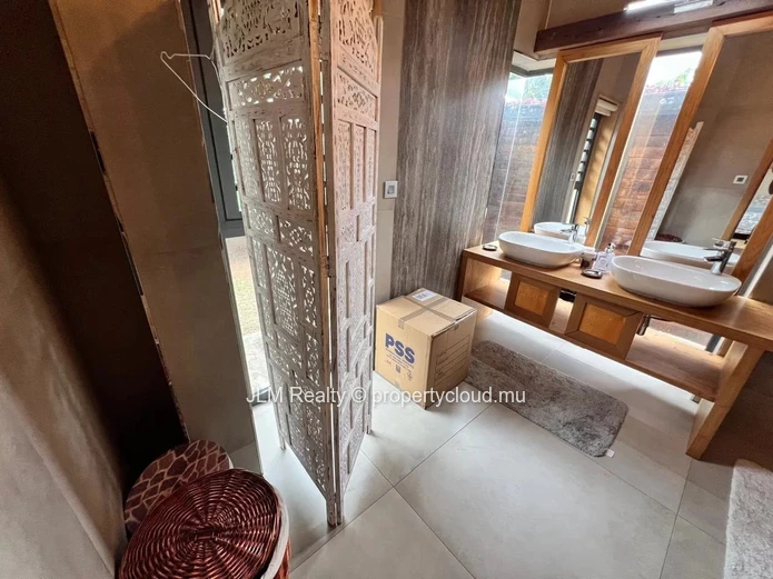 Spacious Furnished Villa with Swimming Pool for Rent in Tamarin, Mauritius – Close to the Beach and Amenities