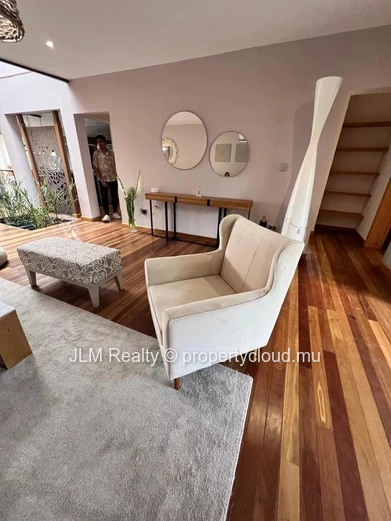 Spacious Furnished Villa with Swimming Pool for Rent in Tamarin, Mauritius – Close to the Beach and Amenities