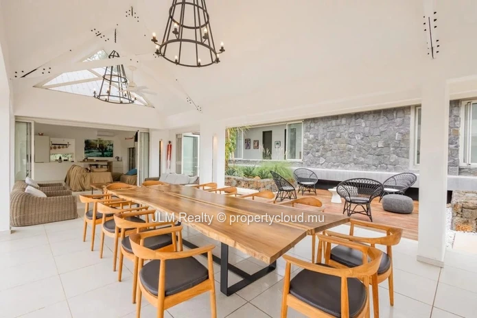 Exceptional Villa with Panoramic View and 25 meter Swimming Pool for Sale in Black River, Mauritius