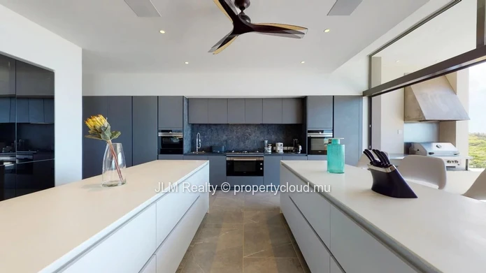 Villa de luxe avec sublime vue sur la mer à vendre à Bel Ombre, Île Maurice