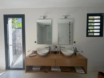 5 Bedroom Villa