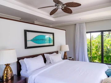 6 Bedroom Villa
