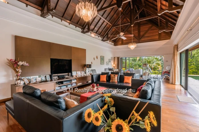 Exceptional Villa for Sale in Bel Ombre, Mauritius – Steps from the Lagoon and a 5-Star Hotel