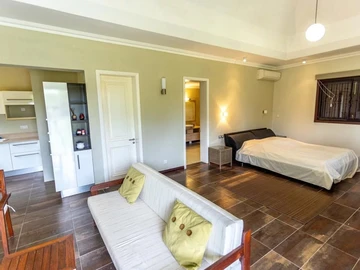 5 Bedroom Villa