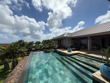 4 Bedroom Villa