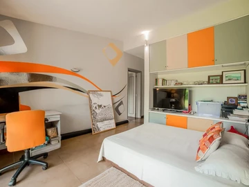 4 Bedroom Villa
