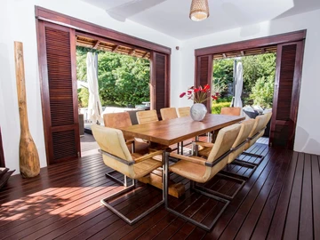 5 Bedroom Villa