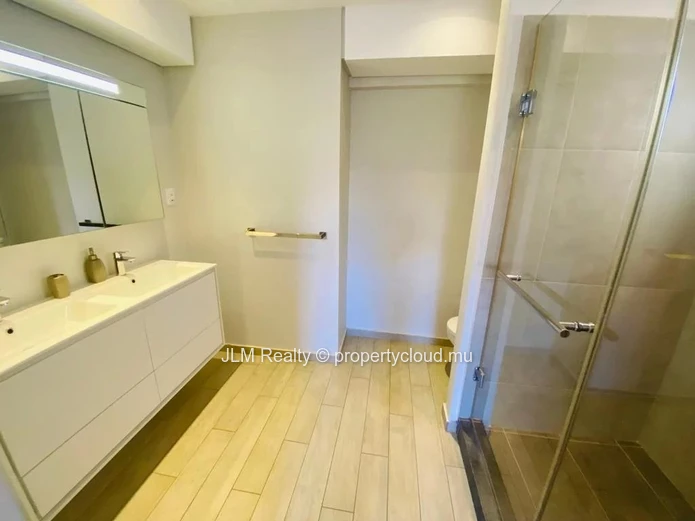 Joli appartement en rez-de-jardin avec piscine privative à vendre à Tamarin, Île Maurice