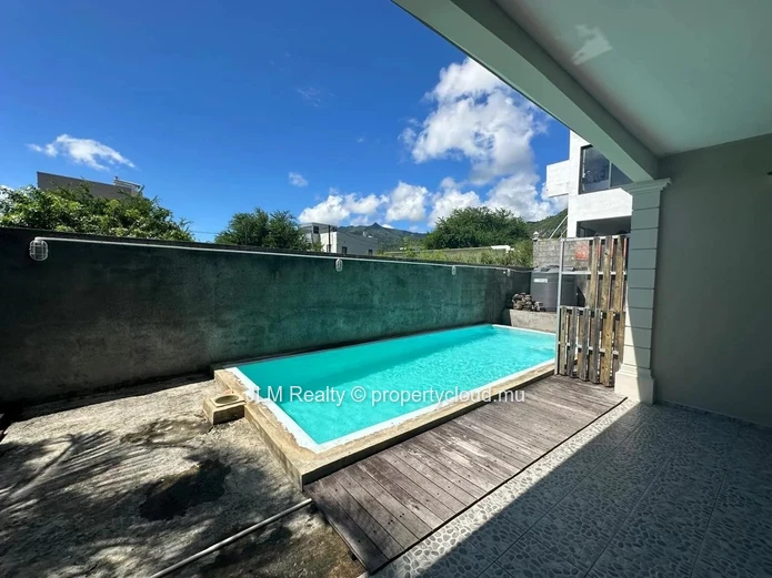 À Vendre – Propriété composée de 2 duplex avec vue mer à La Gaulette, Île Maurice