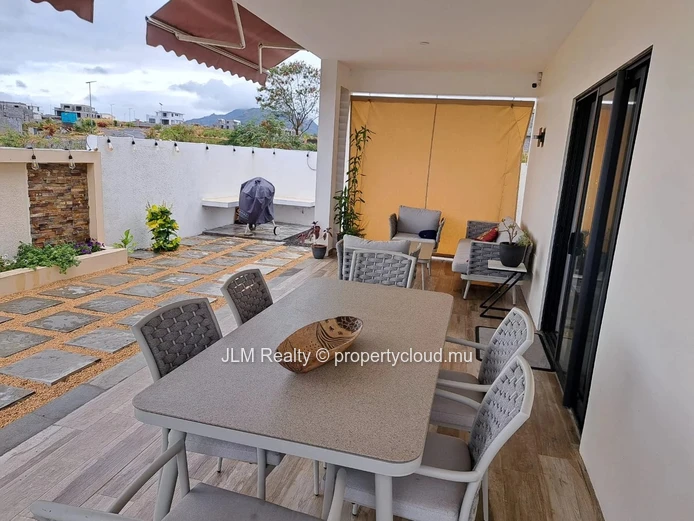 Modern 3-Bedroom Villa with Pool, Sea & Mountain Views, Flic en Flac, Mauritius