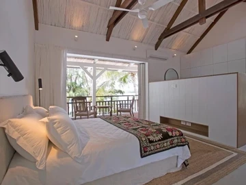 6 Bedroom Villa