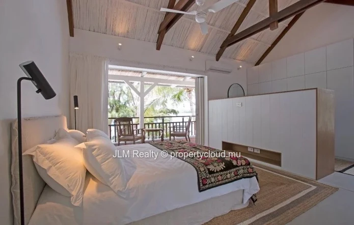 Tamarin – Villa d’Exception à Louer Pieds dans l’Eau à l'Île Maurice