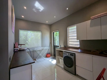 5 Bedroom Villa