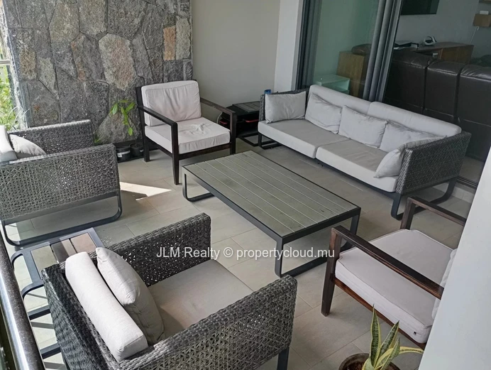 Duplex Moderne 3 Chambres avec Jardin à Vendre à Tamarin, Île Maurice