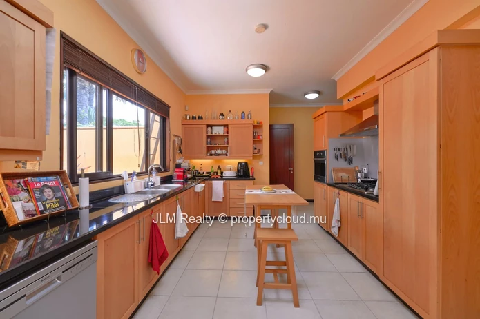 For Sale – Exquisite Villa in a Secure Golf Estate in Tamarin, Mauritius