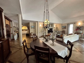 5 Bedroom Villa