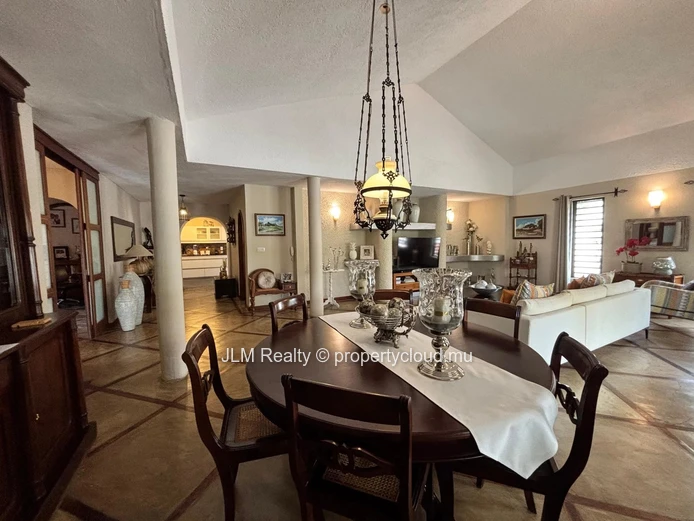 Spacious Villa with Pool, Garden and Mountain View for Sale in a Secure Estate – Petite Rivière Noire, Mauritius