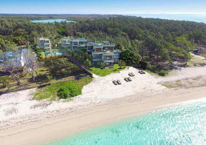 À vendre – Appartement neuf de 3 chambres les pieds dans l’eau, à Poste Lafayette, île Maurice