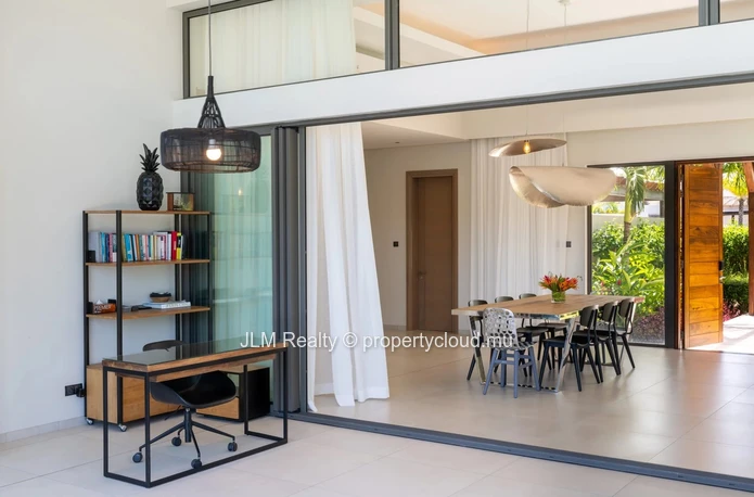 Prestigieuse duplex à vendre dans un domaine golfique sur la côte est de l’Île Maurice