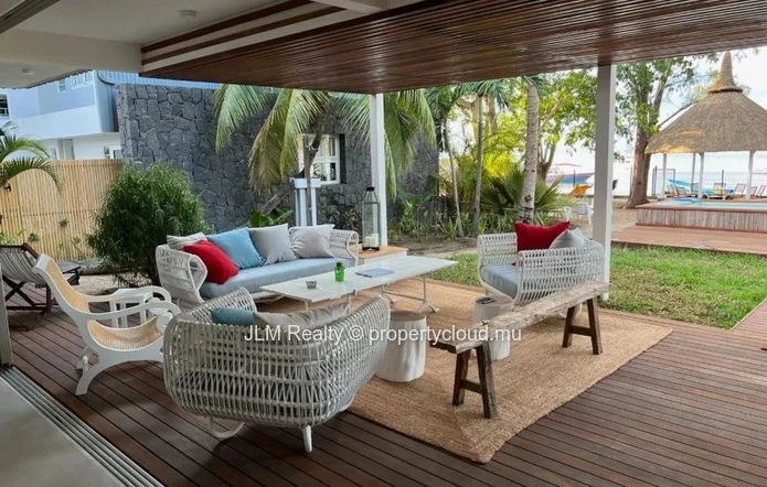 Tamarin – Villa d’Exception à Louer Pieds dans l’Eau à l'Île Maurice
