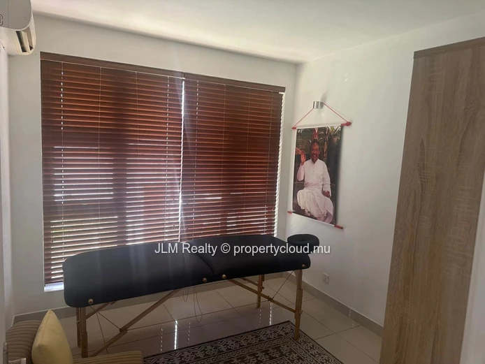 Penthouse en duplex à vendre à Rivière Noire, à quelques pas de la plage de La Preneuse – Île Maurice