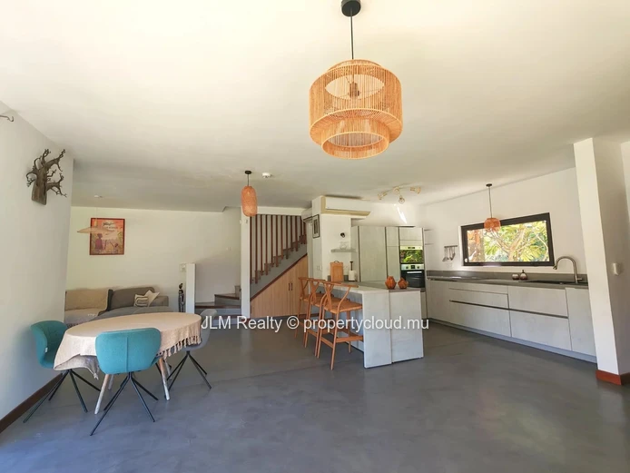 À vendre à Rivière Noire, Île Maurice – Charmante villa balinaise avec piscine, proche nature et commodités