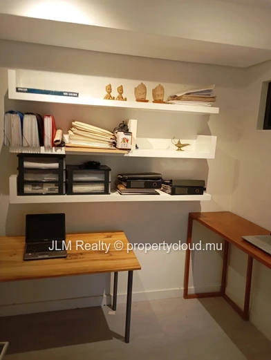 Duplex Moderne 3 Chambres avec Jardin à Vendre à Tamarin, Île Maurice