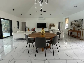 4 Bedroom Villa