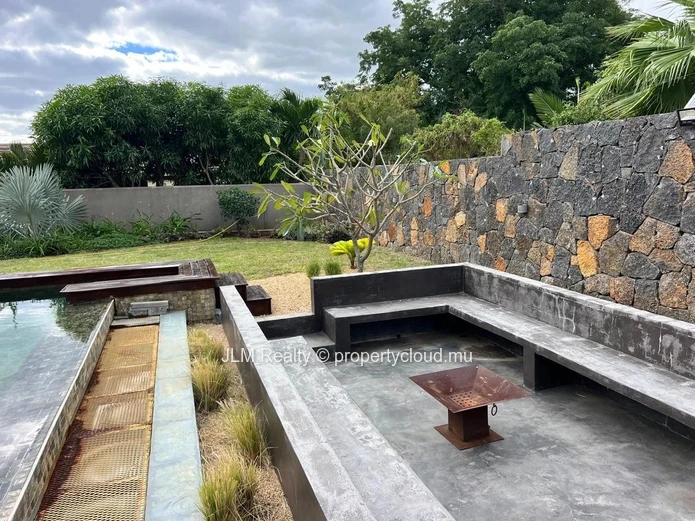 Spacious Furnished Villa with Swimming Pool for Rent in Tamarin, Mauritius – Close to the Beach and Amenities