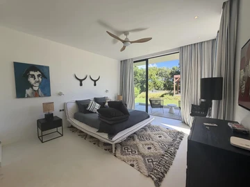 5 Bedroom Villa