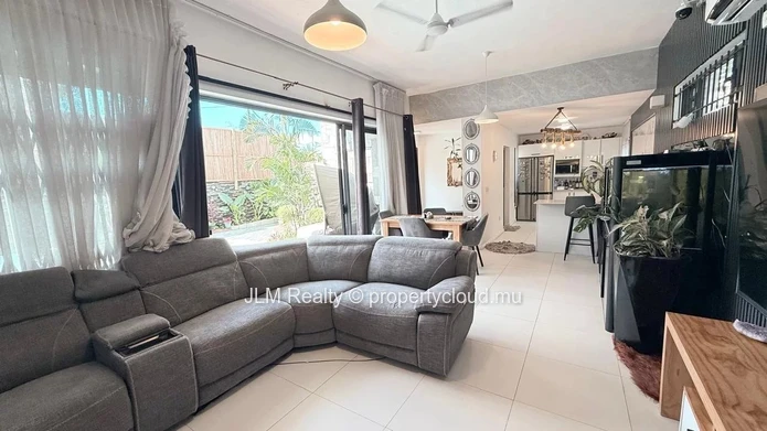 For Sale: Detached Villa with Garden and Pool in Tamarin. Mauritius