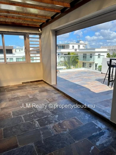 Duplex moderne avec rooftop et jacuzzi à louer à Mont Choisy, Île Maurice